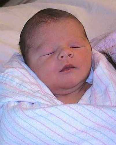 03 11  8  Lorena & Scott's first baby after the birth, in hospital red35pct crpd